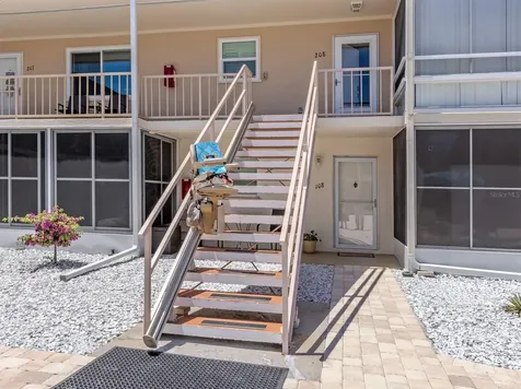 537 Manatee Court Venice FL 34285