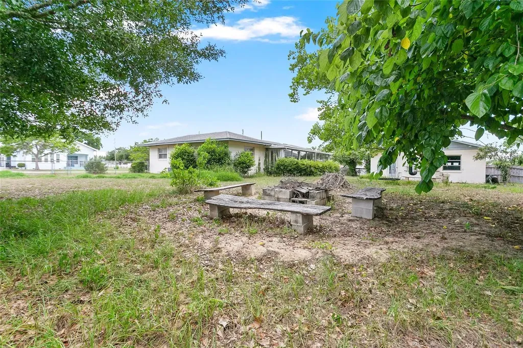 2201 Washington Avenue Eustis FL 32726