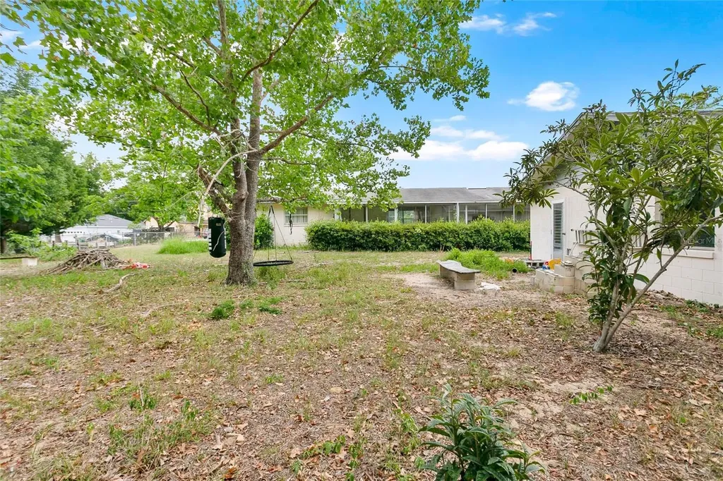 2201 Washington Avenue Eustis FL 32726