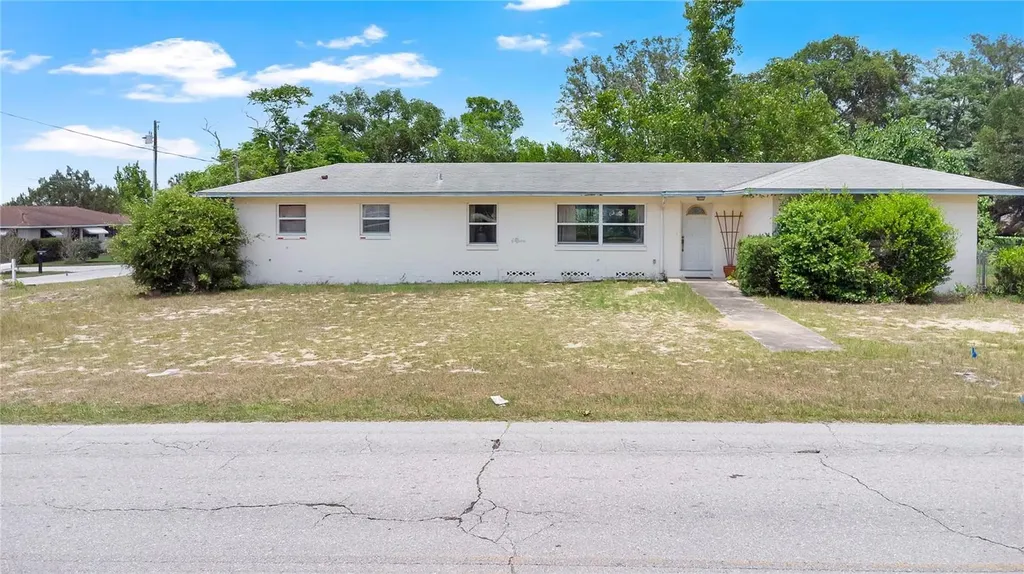 2201 Washington Avenue Eustis FL 32726