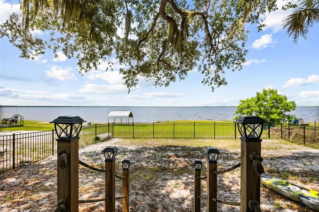 2462 Fort Lane Road Geneva FL 32732