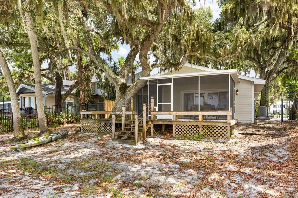 2462 Fort Lane Road Geneva FL 32732