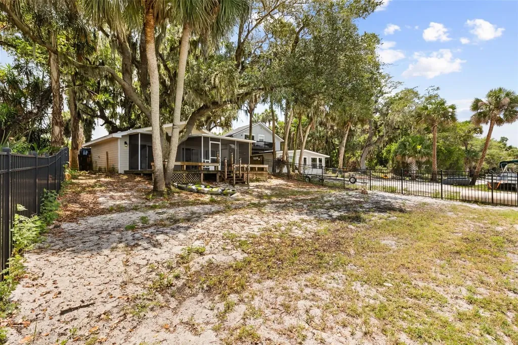 2462 Fort Lane Road Geneva FL 32732