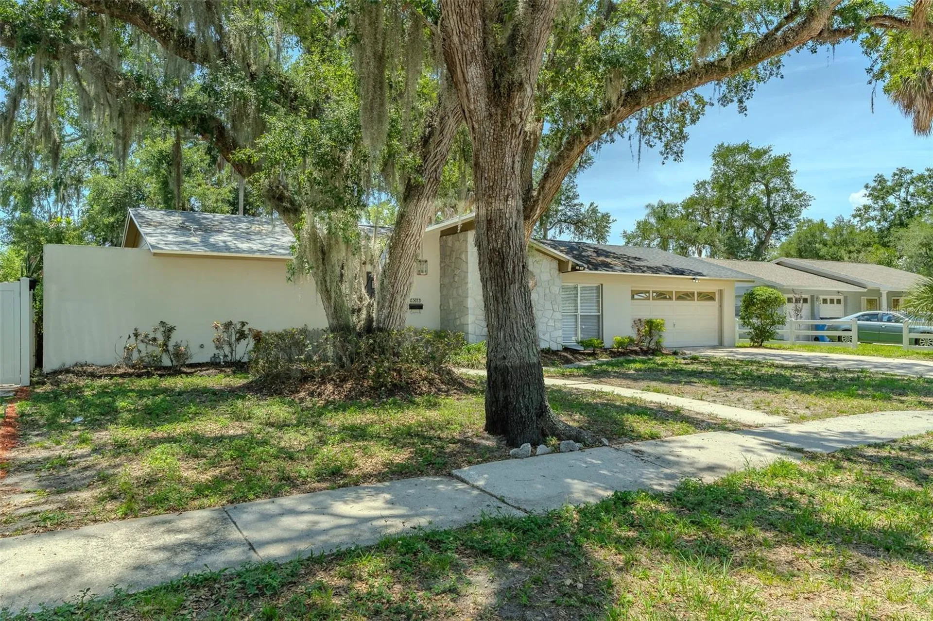 8018 W Pocahontas Avenue Tampa FL 33615