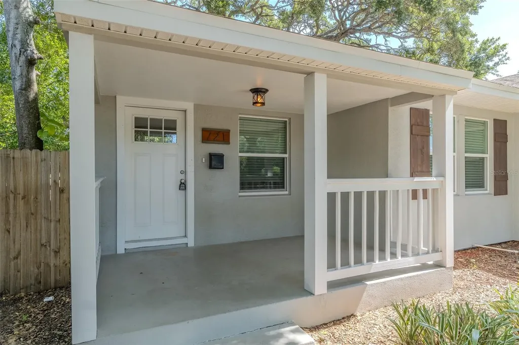 721 38th Avenue N St Petersburg FL 33704
