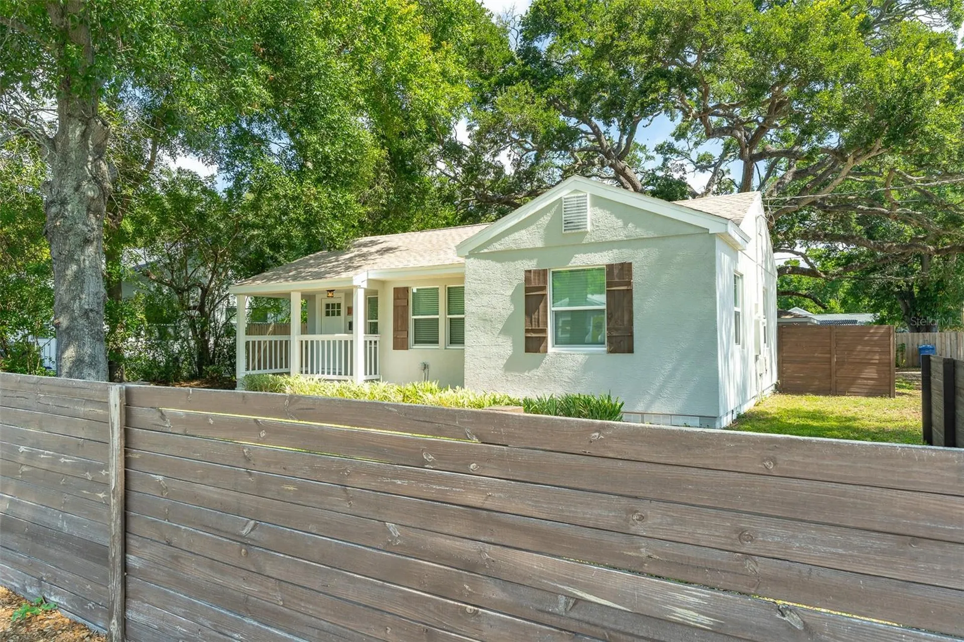 721 38th Avenue N St Petersburg FL 33704