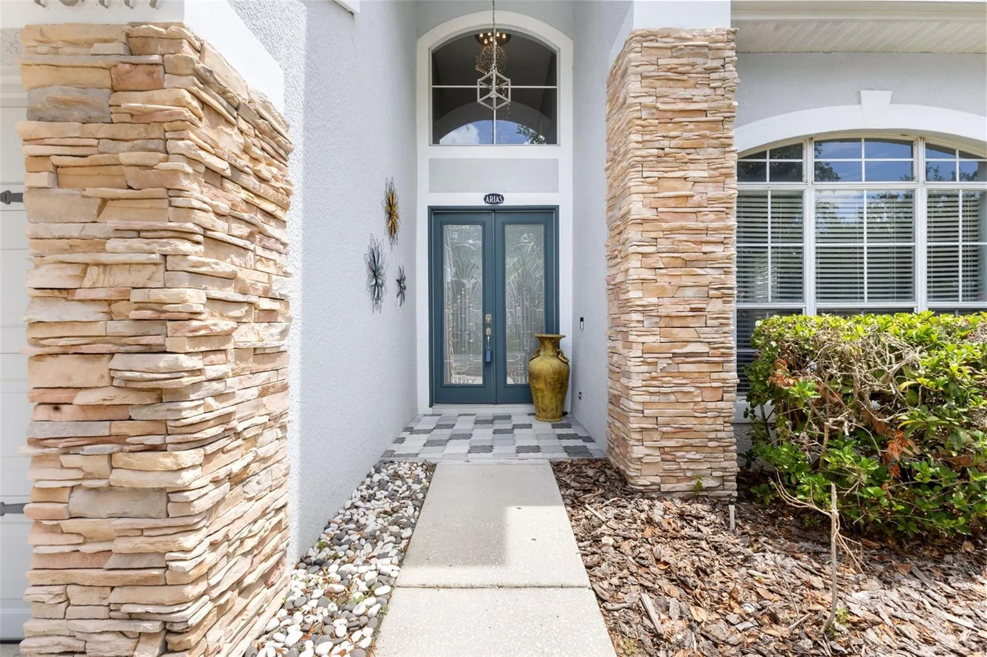 10117 Deercliff Drive Tampa FL 33647