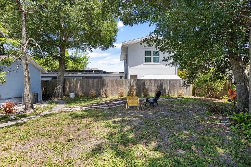 466 36th Avenue N St Petersburg FL 33704