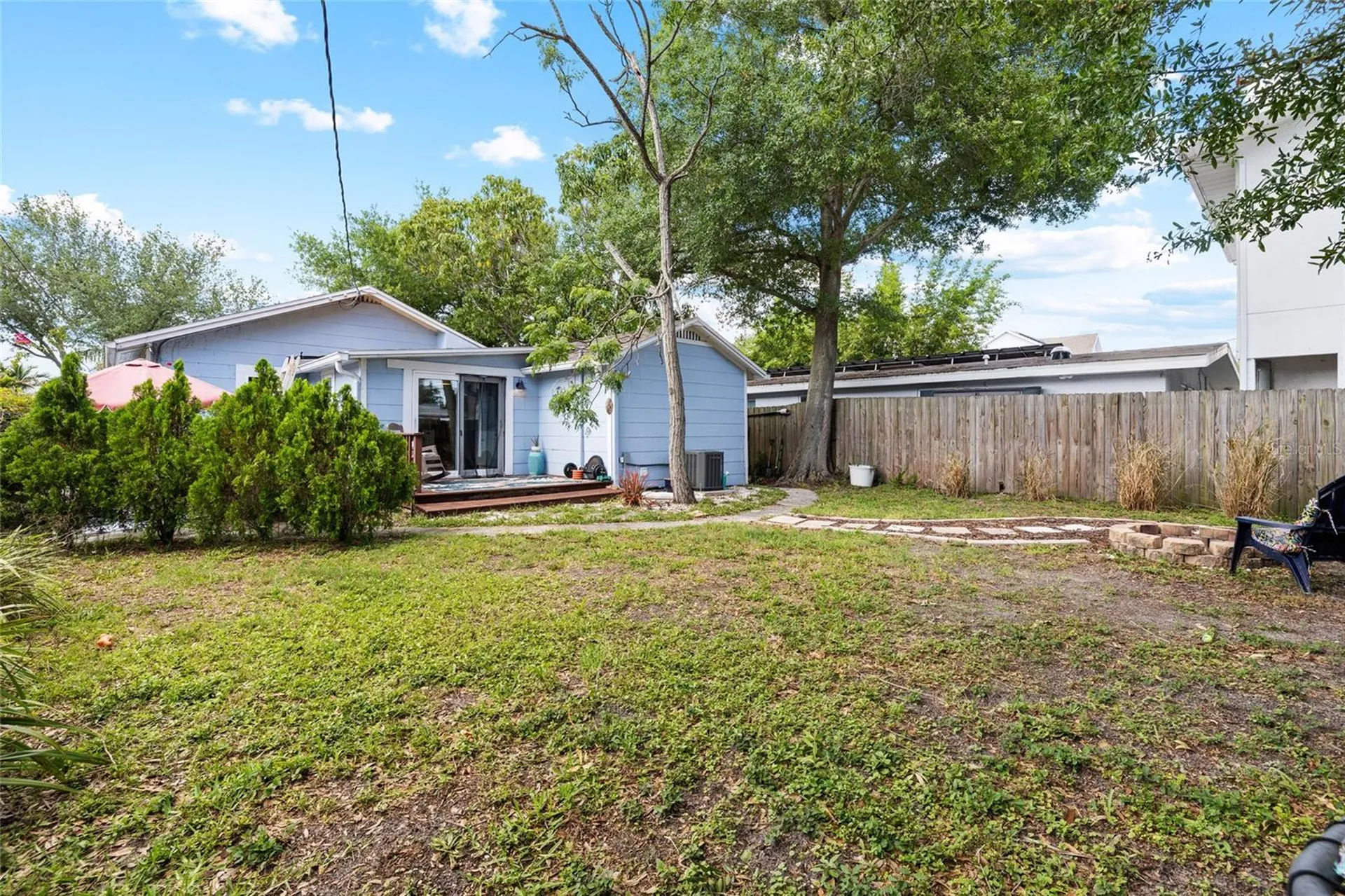 466 36th Avenue N St Petersburg FL 33704