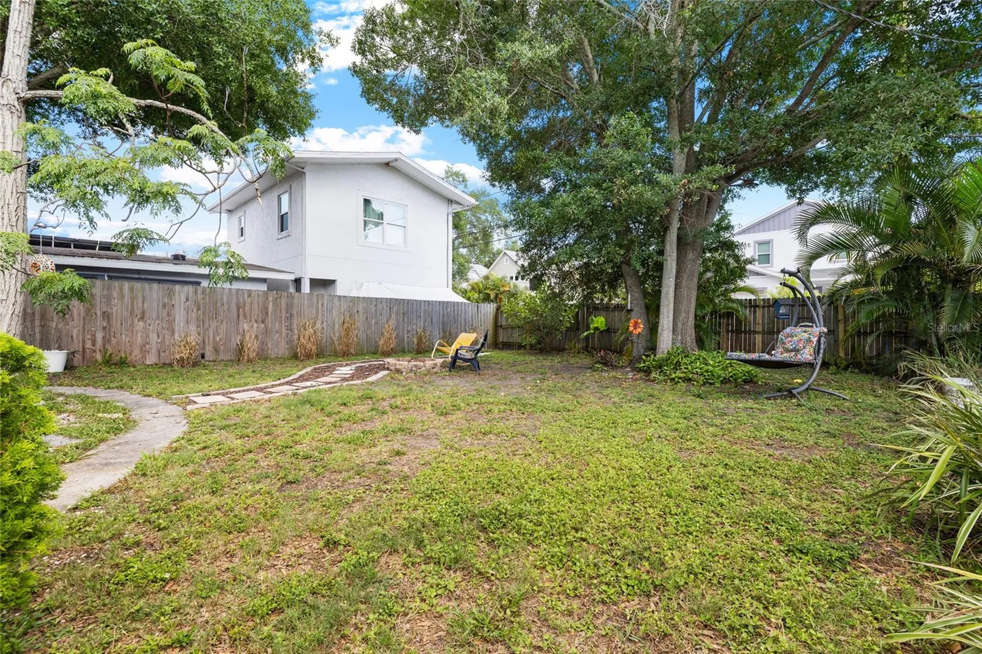 466 36th Avenue N St Petersburg FL 33704
