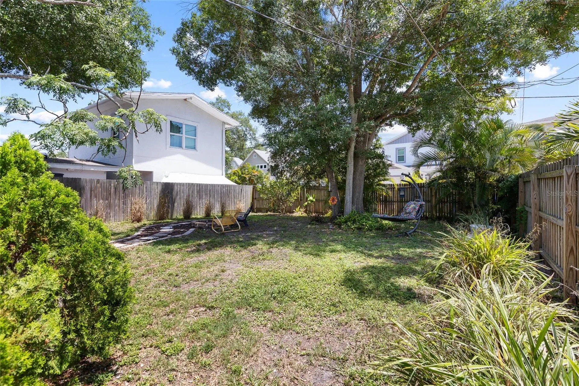 466 36th Avenue N St Petersburg FL 33704