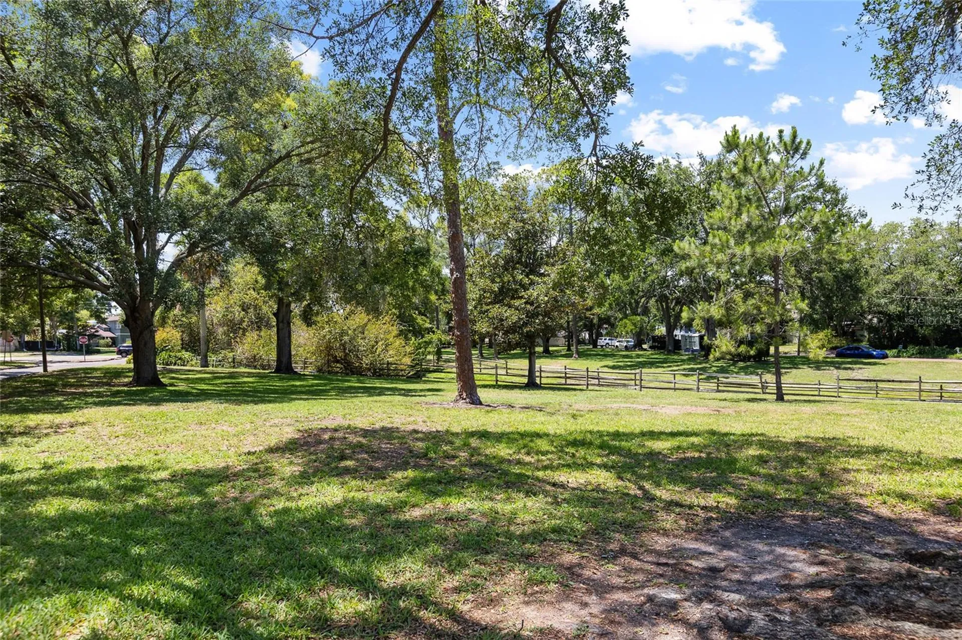 466 36th Avenue N St Petersburg FL 33704