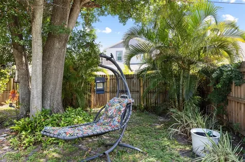 466 36th Avenue N St Petersburg FL 33704