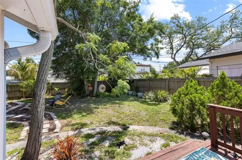 466 36th Avenue N St Petersburg FL 33704