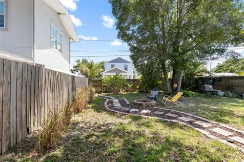 466 36th Avenue N St Petersburg FL 33704