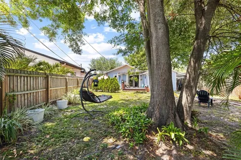 466 36th Avenue N St Petersburg FL 33704