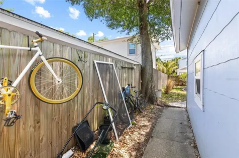 466 36th Avenue N St Petersburg FL 33704