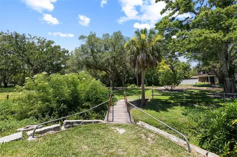 466 36th Avenue N St Petersburg FL 33704