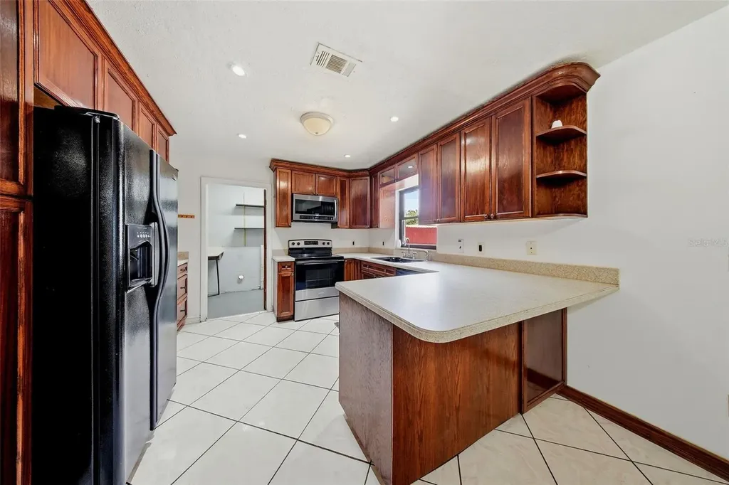 5020 Pine Street Seffner FL 33584