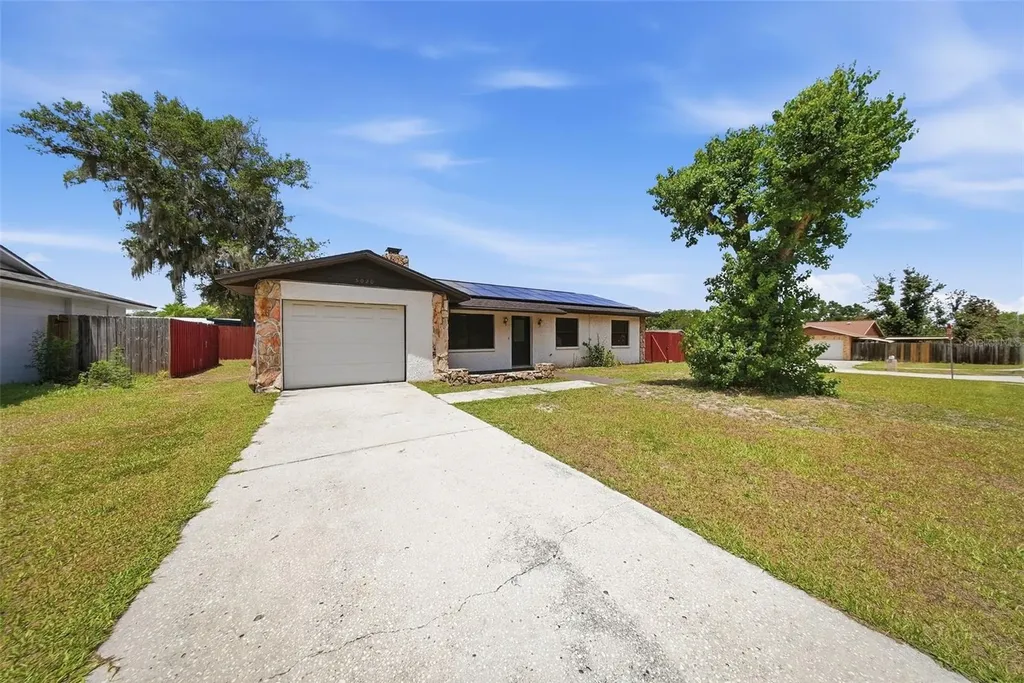 5020 Pine Street Seffner FL 33584