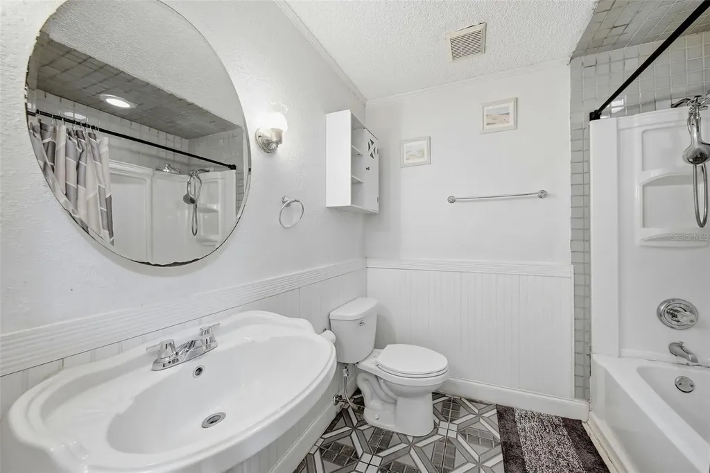 5020 Pine Street Seffner FL 33584