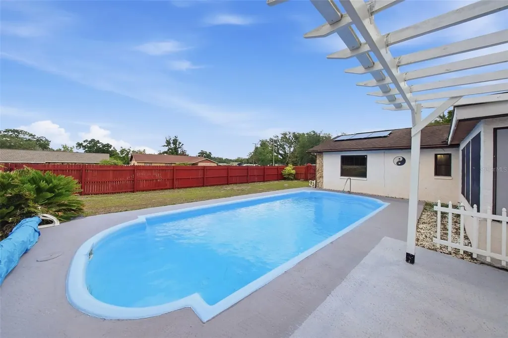 5020 Pine Street Seffner FL 33584
