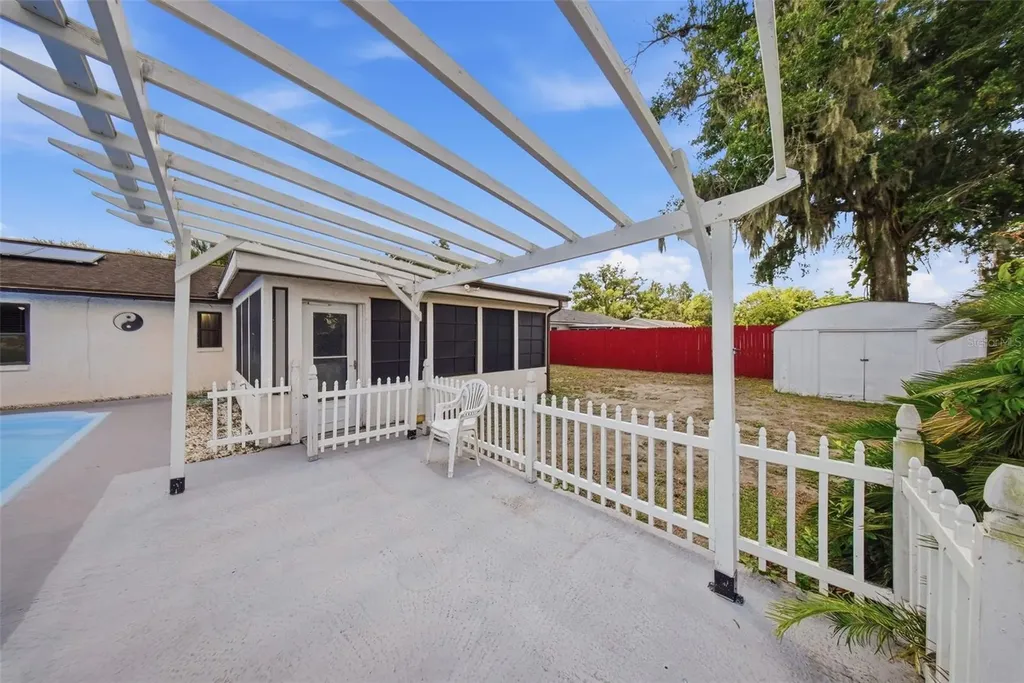 5020 Pine Street Seffner FL 33584