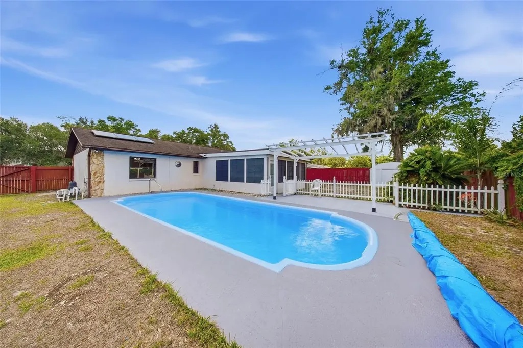 5020 Pine Street Seffner FL 33584