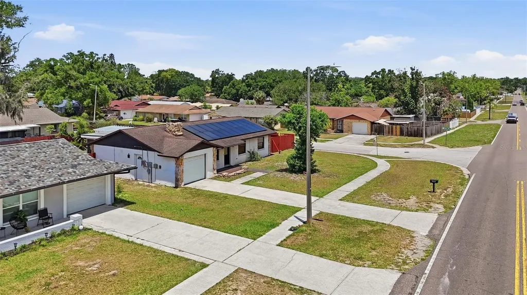5020 Pine Street Seffner FL 33584