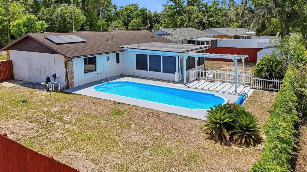 5020 Pine Street Seffner FL 33584