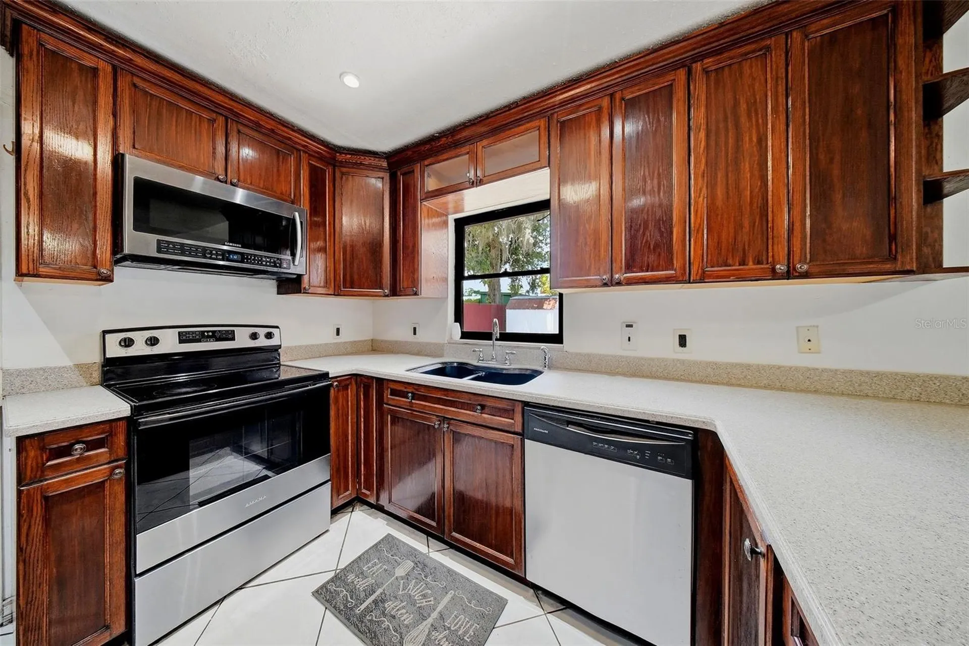 5020 Pine Street Seffner FL 33584