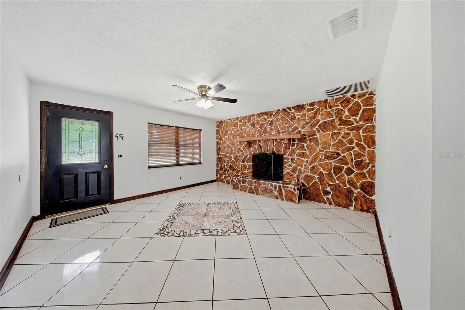 5020 Pine Street Seffner FL 33584