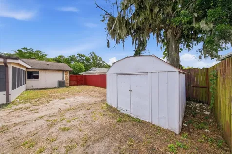 5020 Pine Street Seffner FL 33584