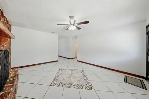 5020 Pine Street Seffner FL 33584