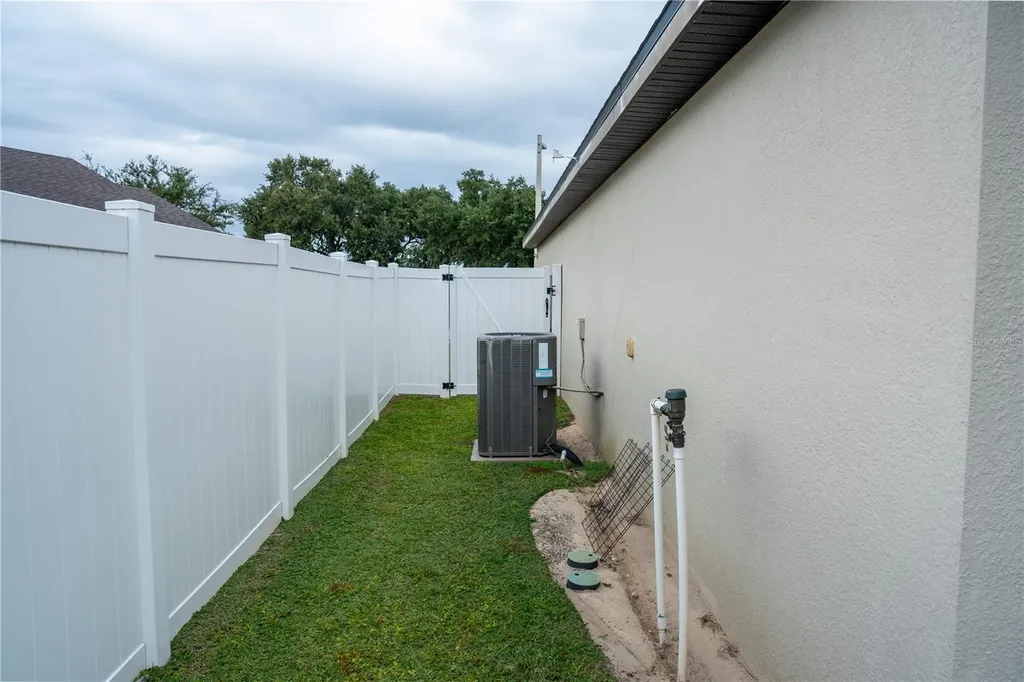 1896 Piedmont Court Mascotte FL 34753