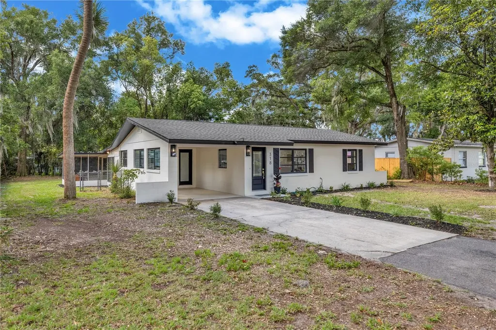 318 W Palmetto Avenue Deland FL 32720