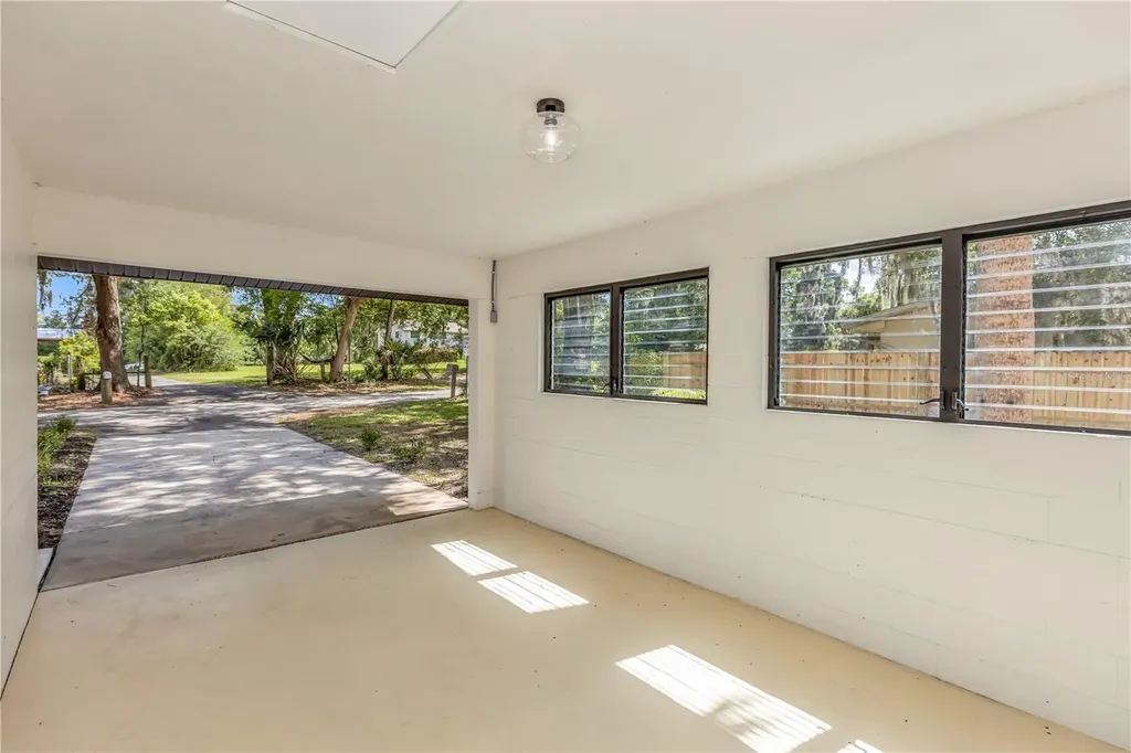 318 W Palmetto Avenue Deland FL 32720