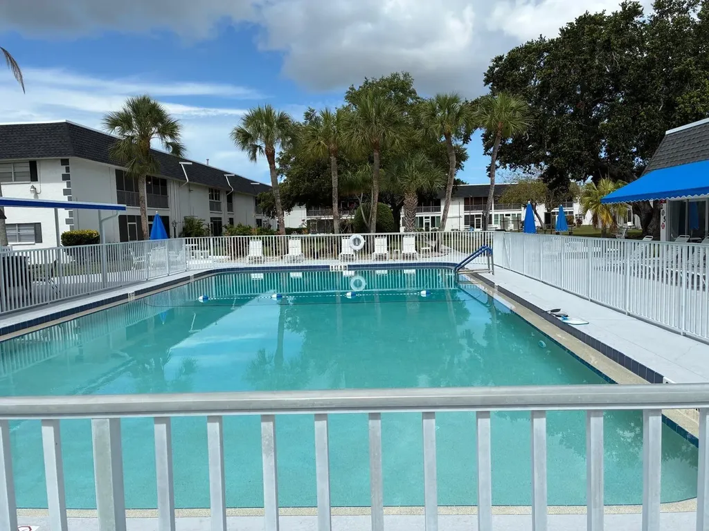 4703 1st Court W Bradenton FL 34207