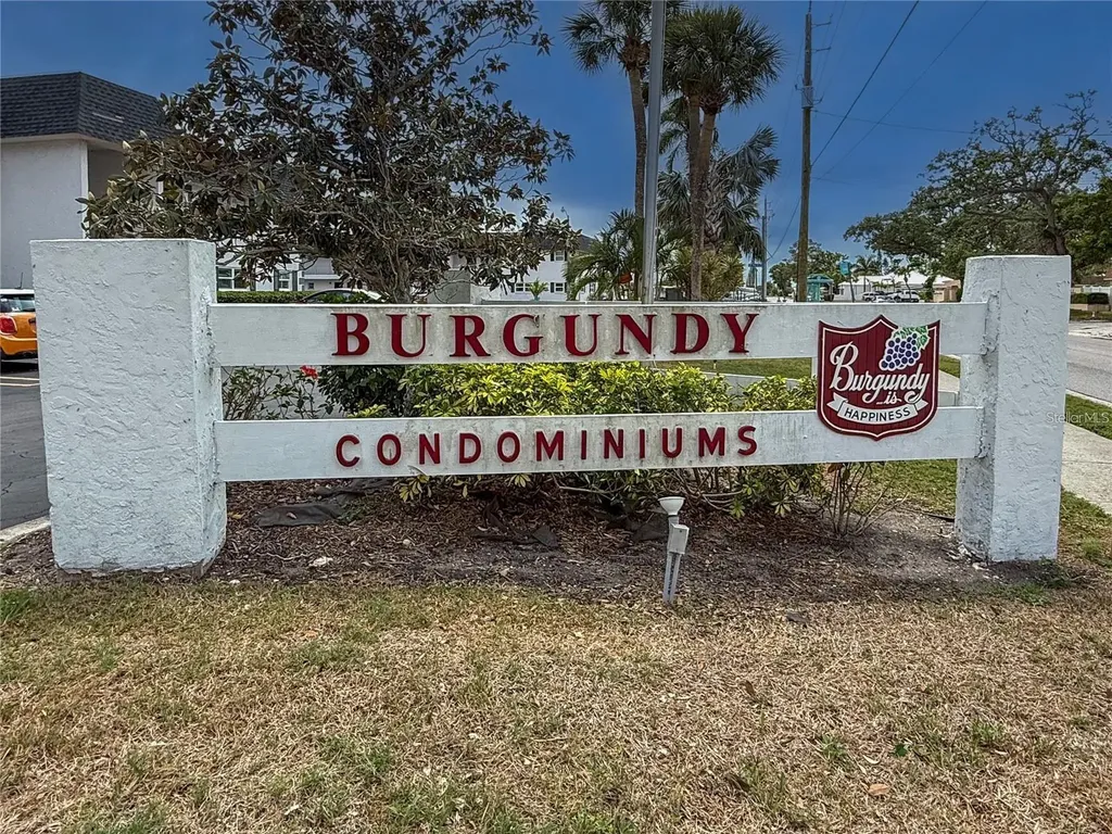 4703 1st Court W Bradenton FL 34207