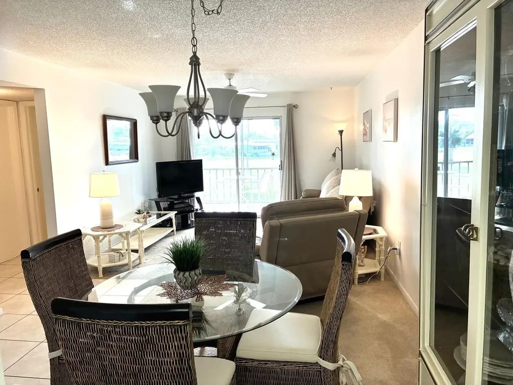 4703 1st Court W Bradenton FL 34207