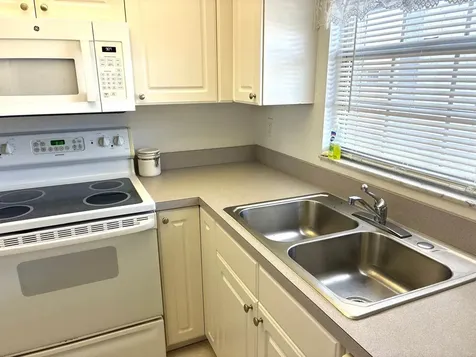 4703 1st Court W Bradenton FL 34207