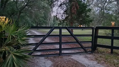6320 SE 91st Trail Trenton FL 32693