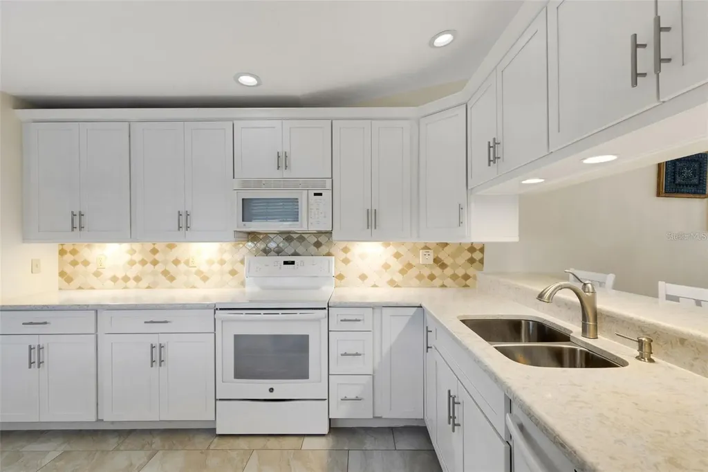 1233 Spoonbill Landings Circle Bradenton FL 34209