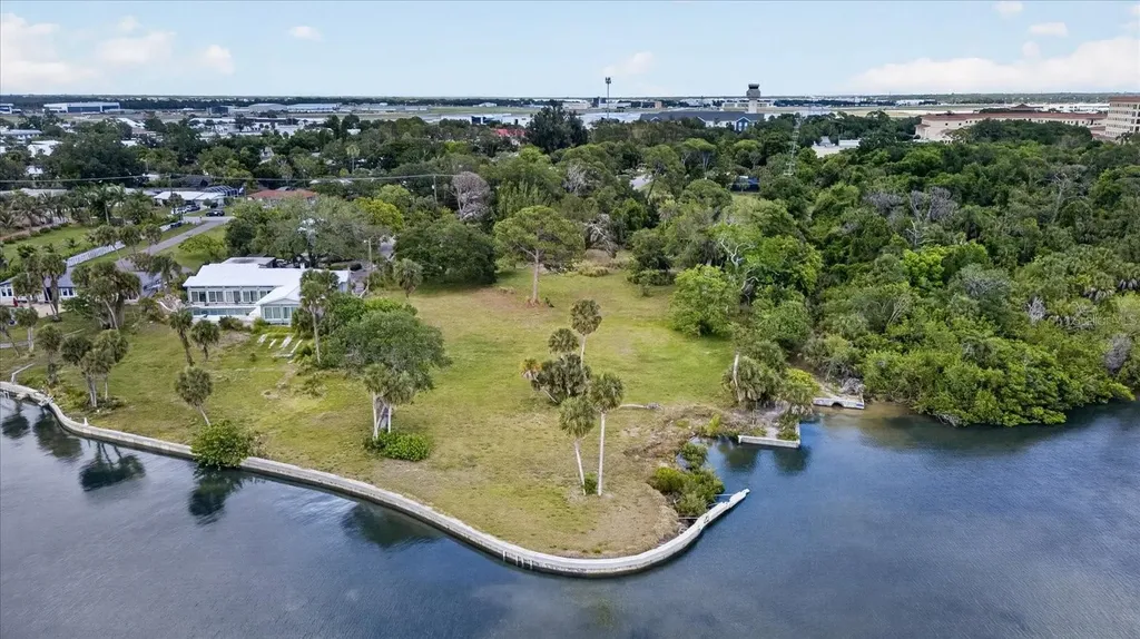 8258 Longbay Boulevard Sarasota FL 34234