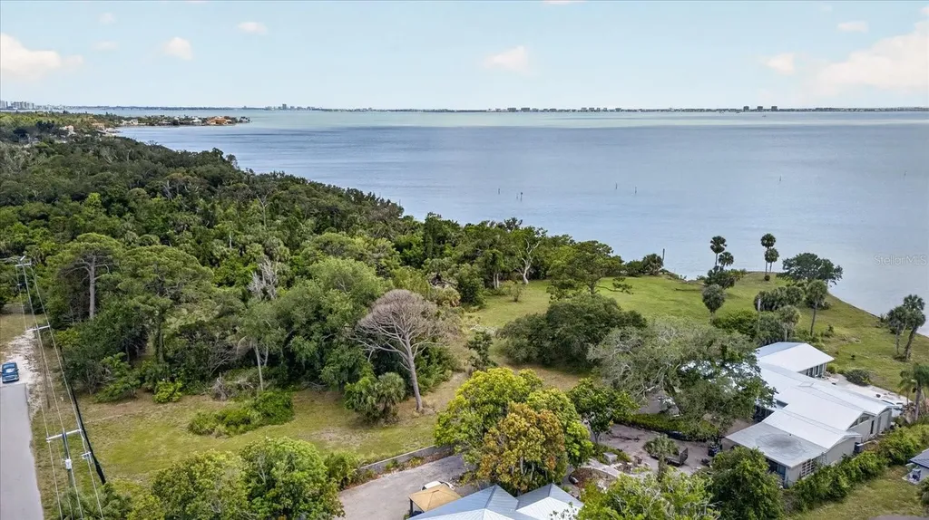 8258 Longbay Boulevard Sarasota FL 34234