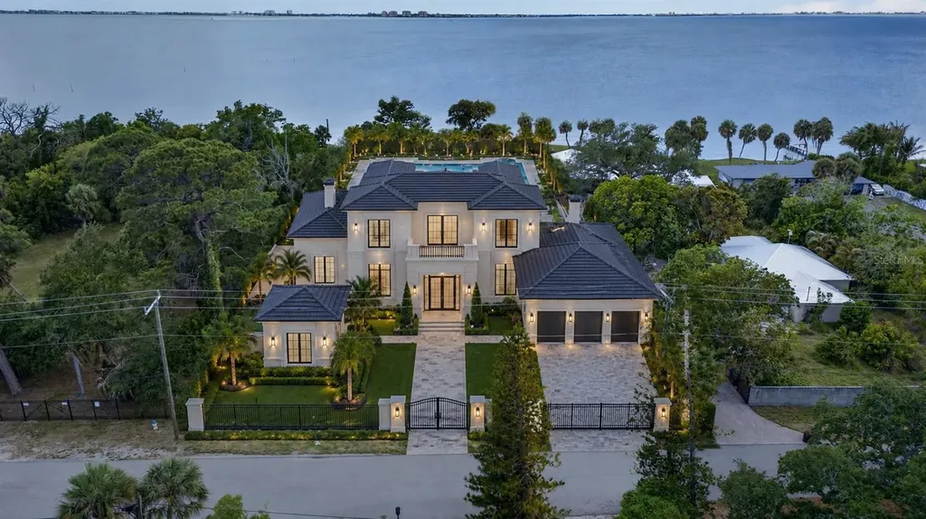 8258 Longbay Boulevard Sarasota FL 34234