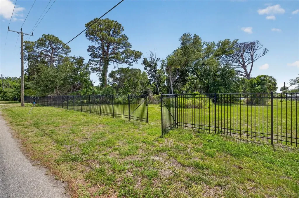 8258 Longbay Boulevard Sarasota FL 34234