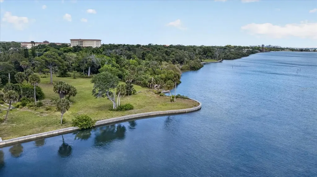 8258 Longbay Boulevard Sarasota FL 34234