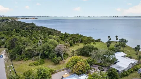 8258 Longbay Boulevard Sarasota FL 34234