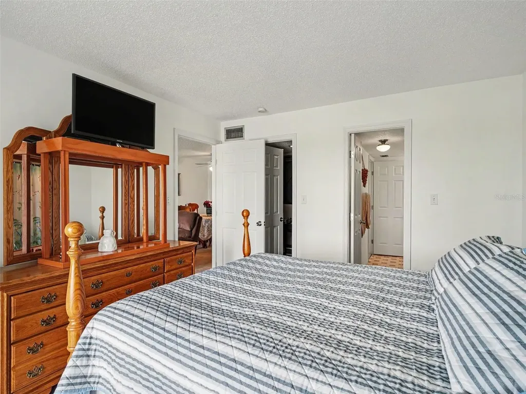 3801 Lake Bayshore Drive Bradenton FL 34205